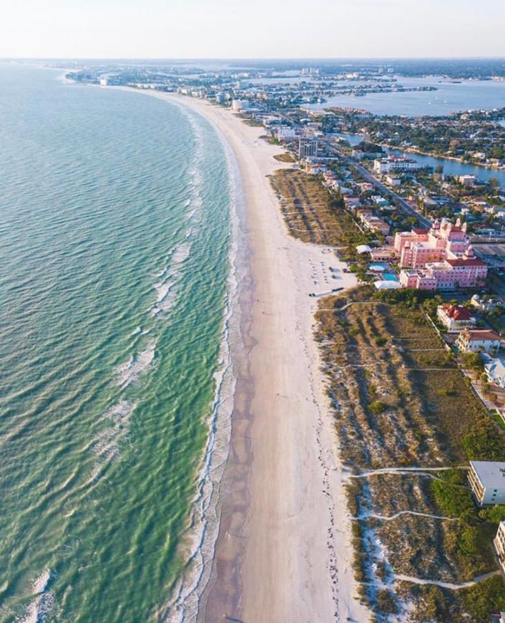 Private Room In A 2 Bedroom 1 Bathroom Shared With Host, On The Beach, Surrounded By Resorts, Only 2 People Max St. Pete Beach Buitenkant foto